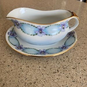 Vintage gravy boat and saucer 8oz